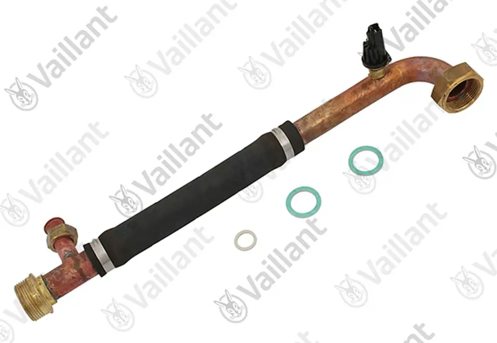 Vaillant Rohr mit mehreren Anschlüssen und Dichtungen, ausgestattet mit einer gummierten Fläche zur Isolierung, für Sanitäranwendungen geeignet.